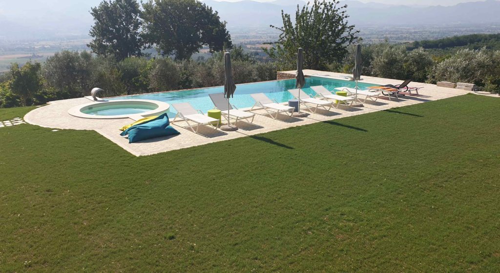Piscina privata e servizi